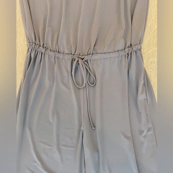 Lanston - Halter jumpsuit Size M - nutmeg from Revolve - Picture 4 of 8